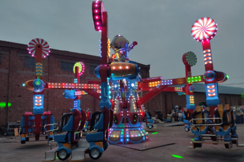 Shenzhou Moon Landing Thrill Carnival Rides Play With Colorful Lights at Night