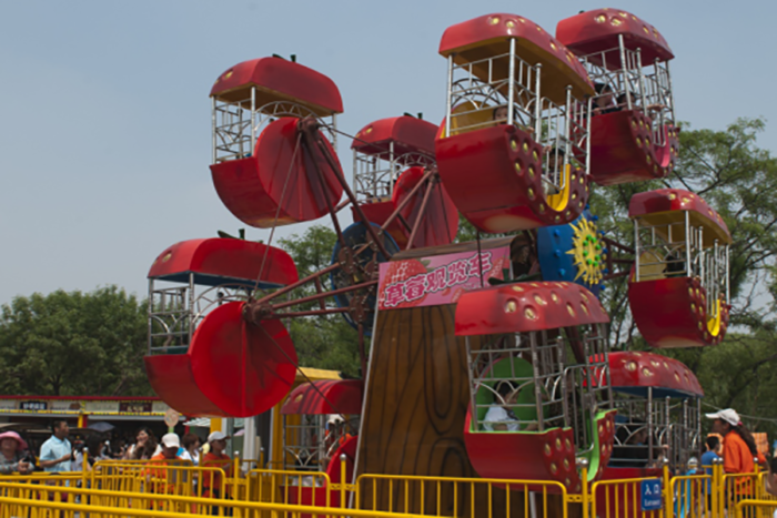 double deck strawberry ferris wheel